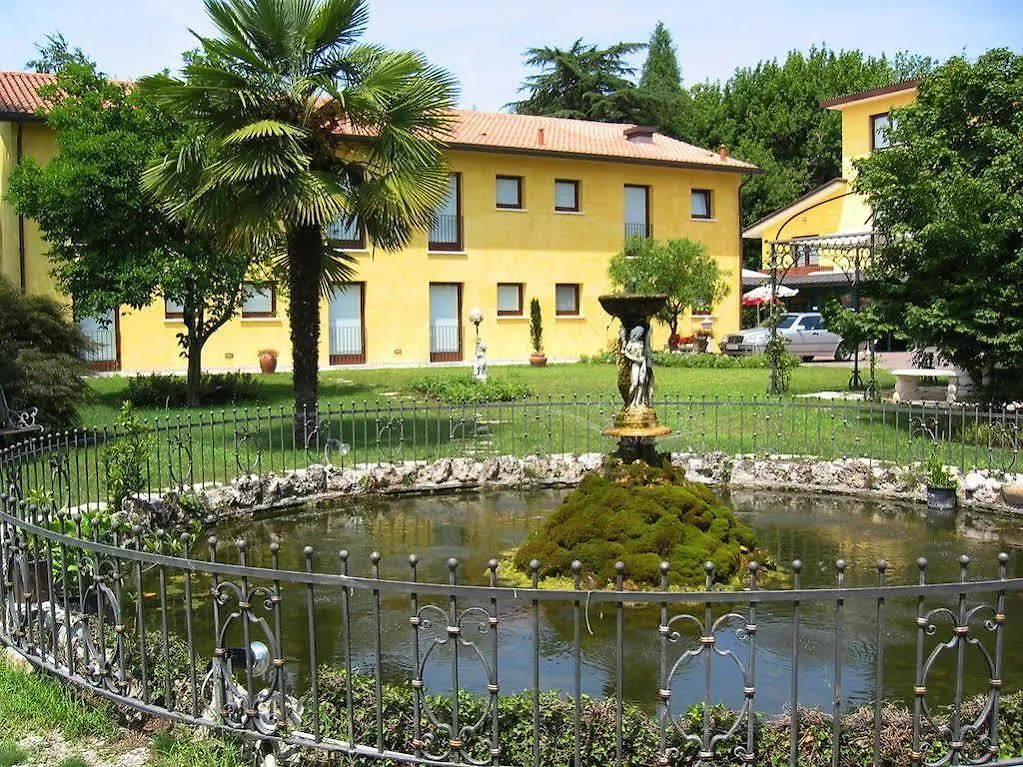 Hotel Al Giardino Treviso 3*,