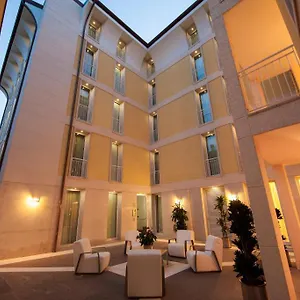 Residenza Agnello D'oro *** Буссоленго